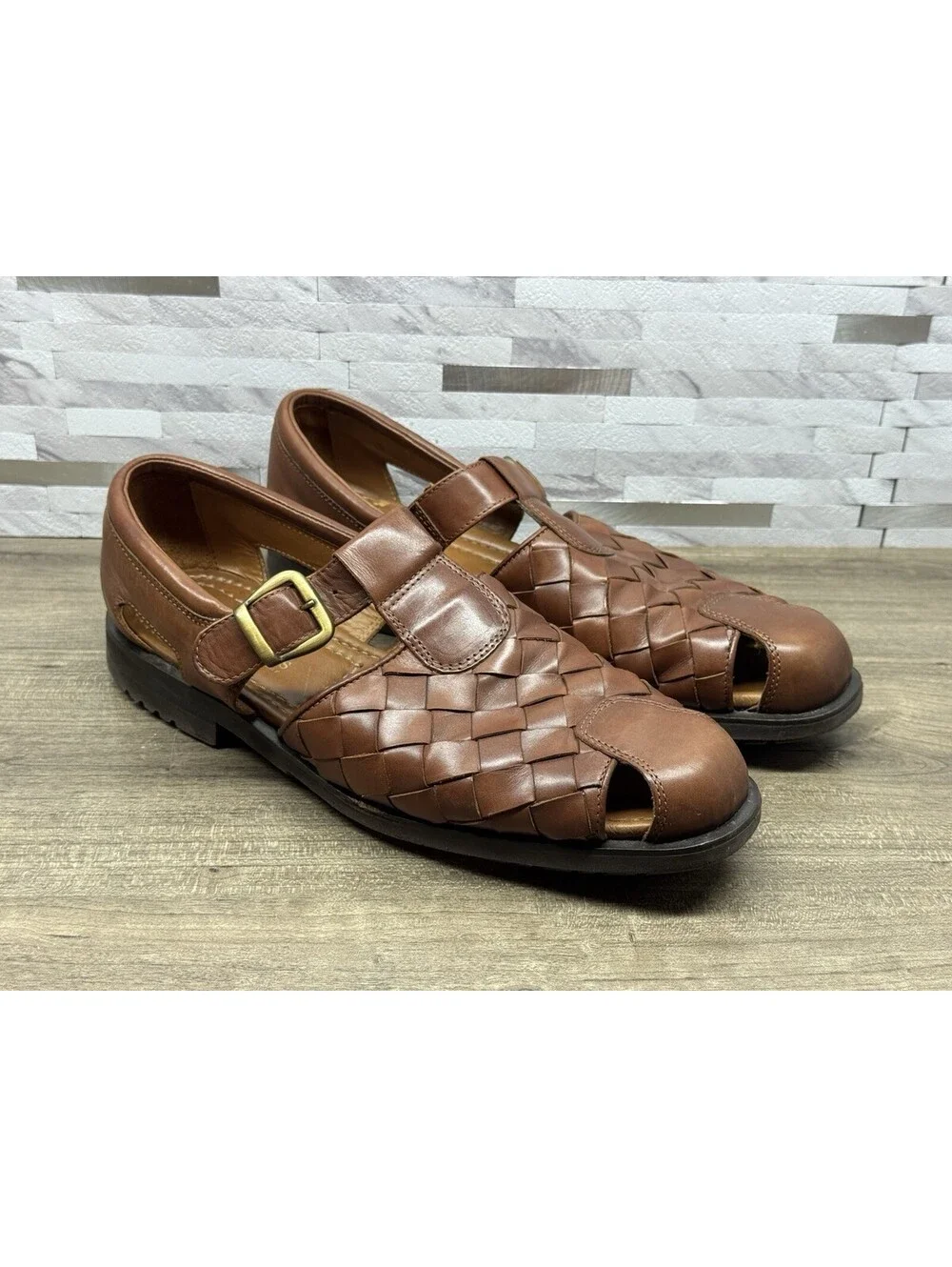Allen Edmonds Tivoli Fisherman’s Sandals Brown Men’s 11.5 D Summer Vibram Italy